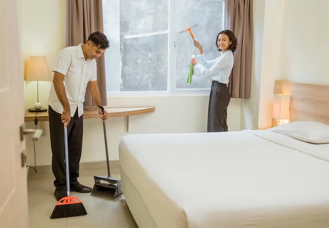 4 BHK Furnished Flat Cleaning